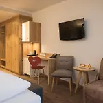 Готель Obermuehle 4*s Boutique Гарміш-Партенкірхен